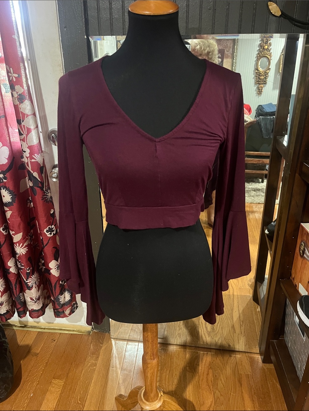 Polly & Esther Burgundy V-Neck Bell Sleeve Crop Top